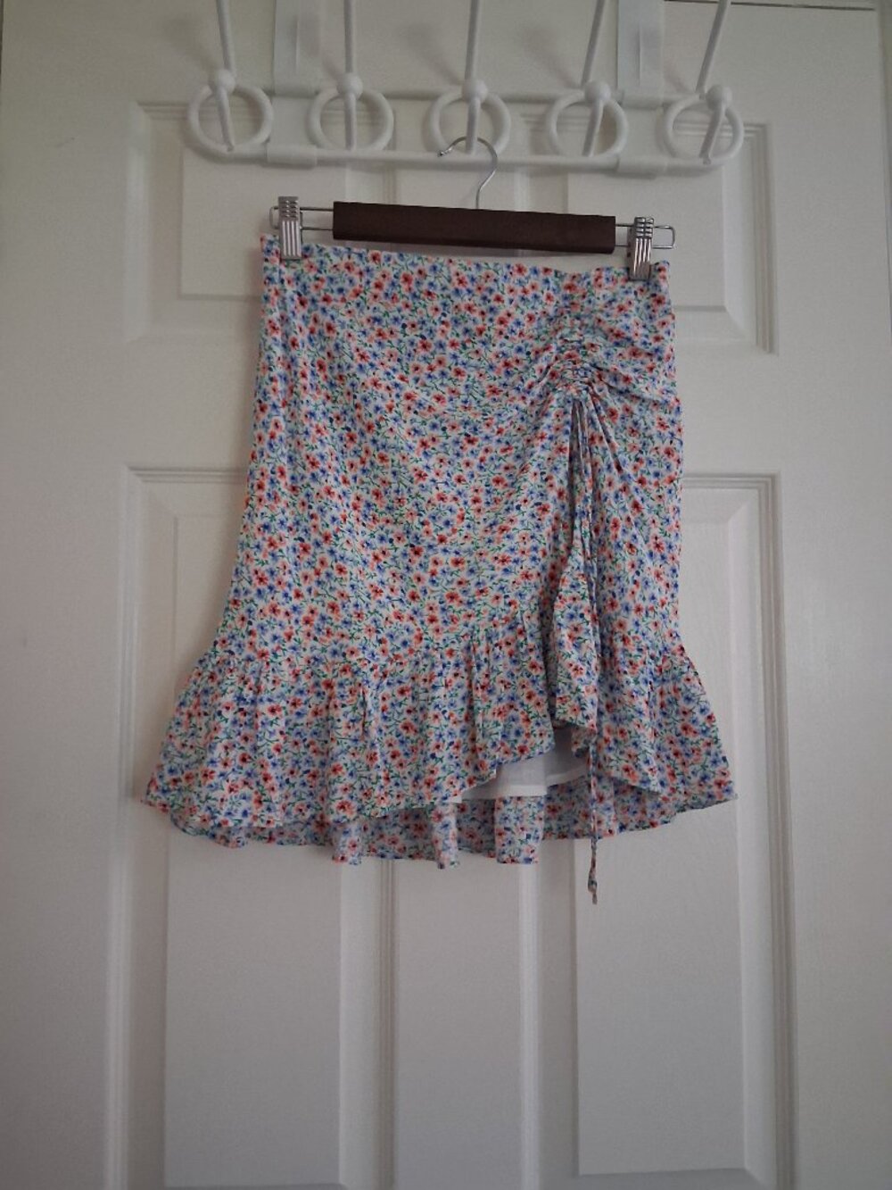 Rails Women's Size XS White Lara Wild Daisies Cottagecore Mini Skirt - Picture 3 of 12